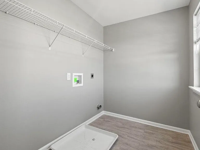 305 Krauss Dr — Photo 6