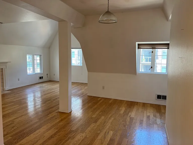 3275 Fuhrman Ave E #202 — Photo 7