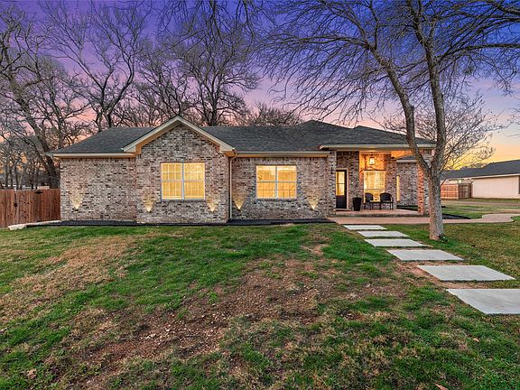 3rd image of 117 Lost Oaks Dr