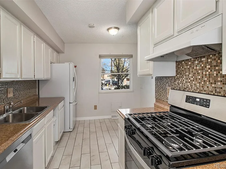6380 E Wesley Ave — Photo 4