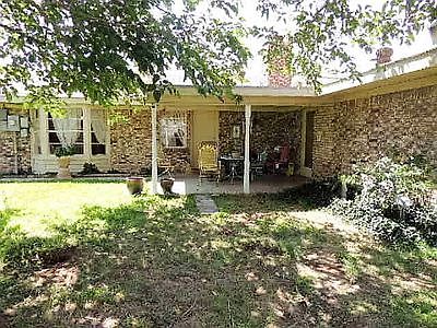 2nd image of 3200 Bainbridge Dr