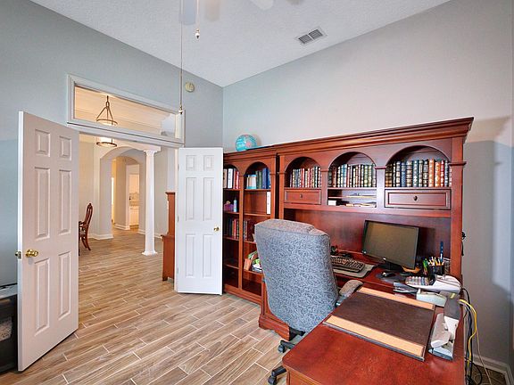 4th image of 600 Catherine Foster Ln