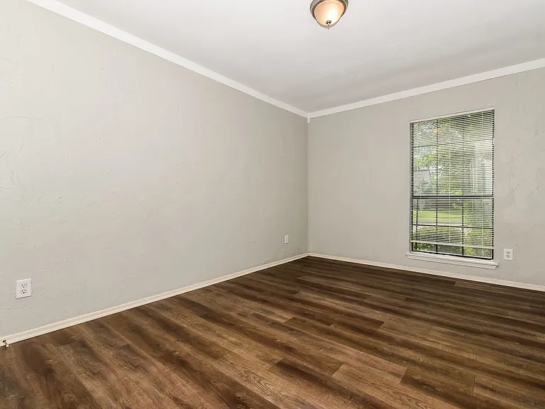 6113 Denver St — Photo 11
