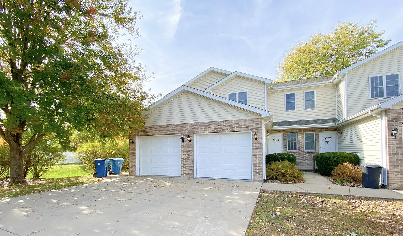 2 bed, 1.5 bath, $1,600 — Photo 1