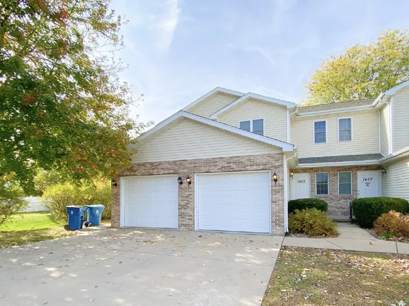 1429 Adams St, Ottawa, IL 61350