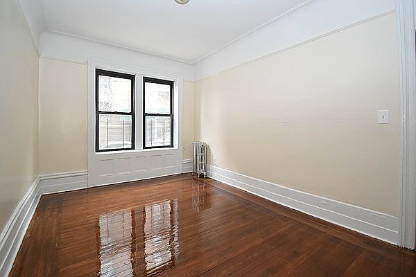 1st image of 2333 Loring Pl N APT 1