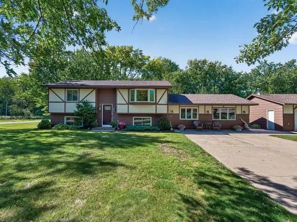 7381 Leonard Ave, Lino Lakes, MN 55014