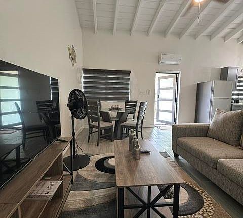 4th image of 47 Two La Grande Princesse Cir H