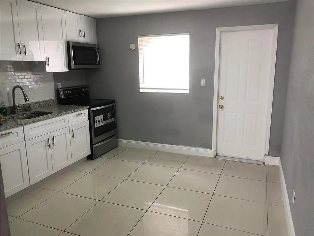 2 bed, 1.0 bath, 850 sqft, $1,950 — Photo 2