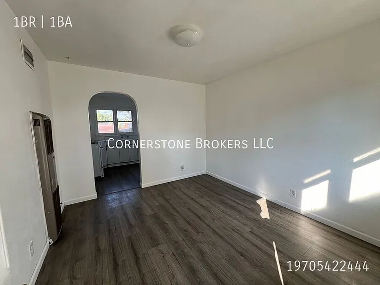 351 E 2nd St #B — Photo 2