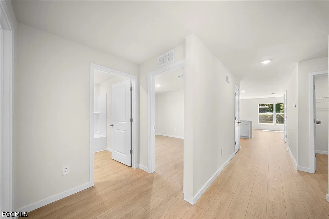 4 bed, 2.0 bath, 1500 sqft, $2,200 — Photo 3