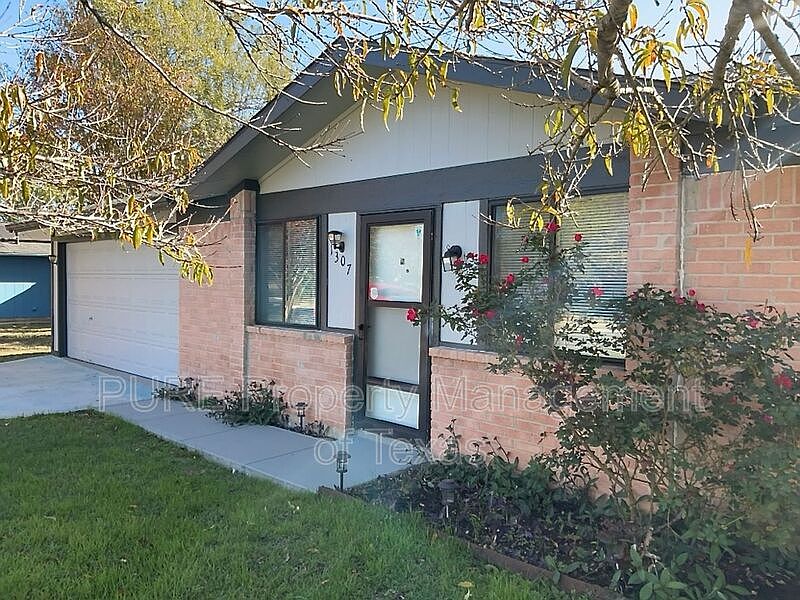 1st image of 1307 Green Downs Dr