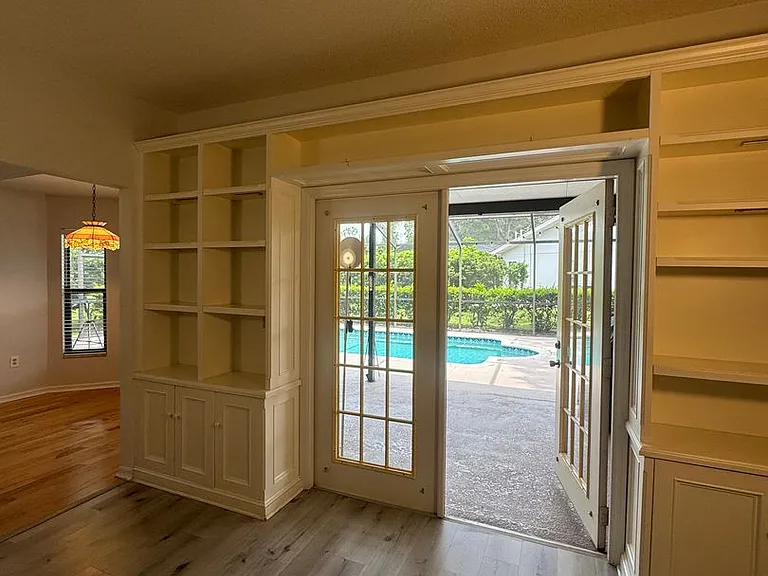 6077 Marella Dr — Photo 14
