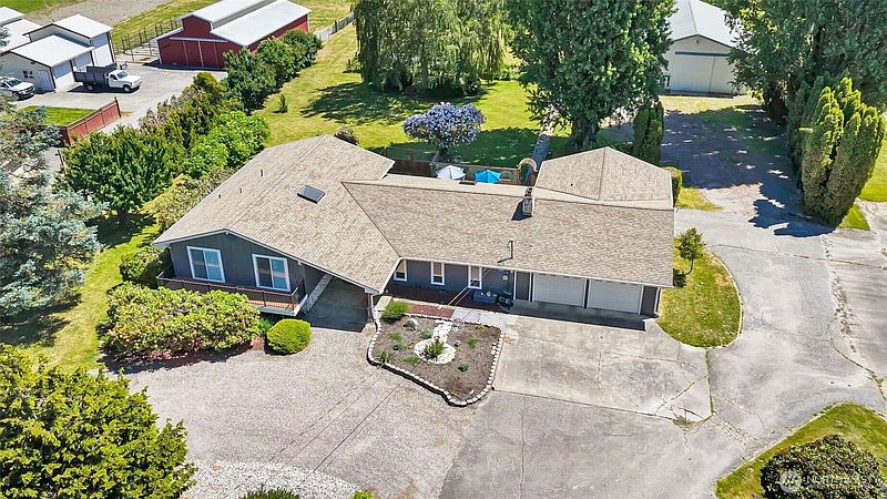 2nd image of 14799 Avon Allen Road