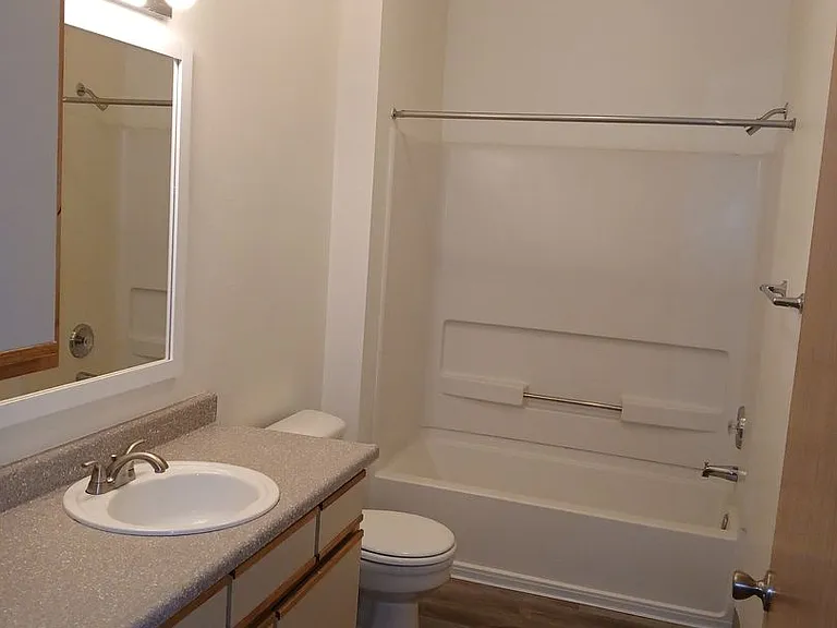 2615 Claxter Rd NE — Photo 10