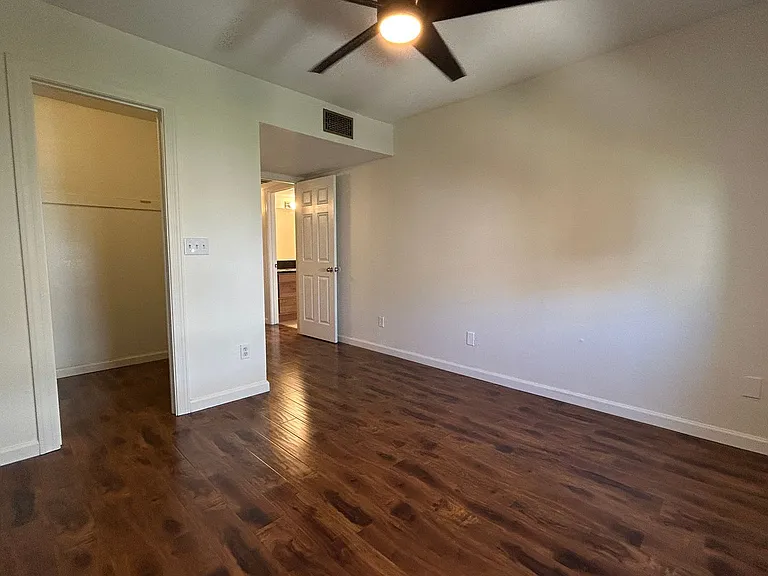740 W Elm St #235 — Photo 15