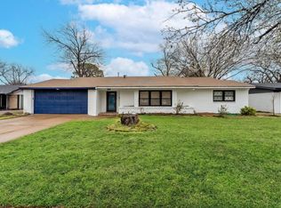1906 N Oconnor Rd, Irving, TX 75061