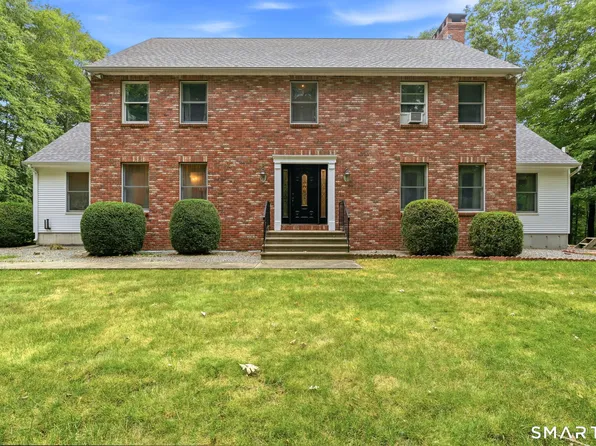 17 Eska Drive, Ledyard, CT 06339