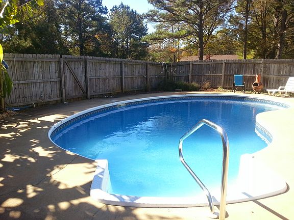 2nd image of 125 Marilyn Dr E