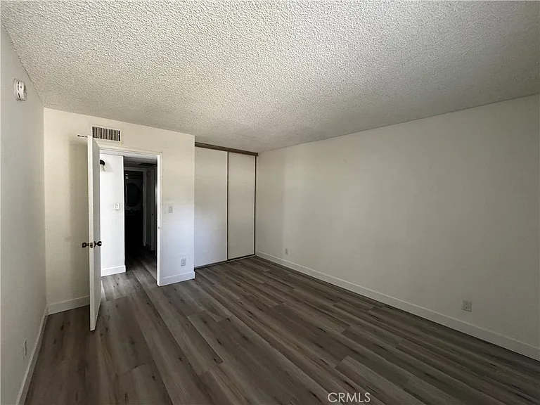 22330 Victory Blvd #803 — Photo 5