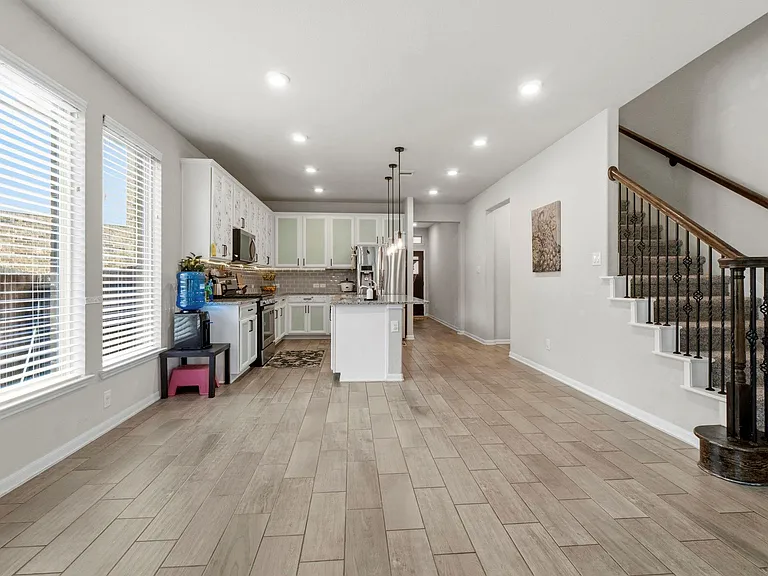4551 Overlook Bend Dr — Photo 11