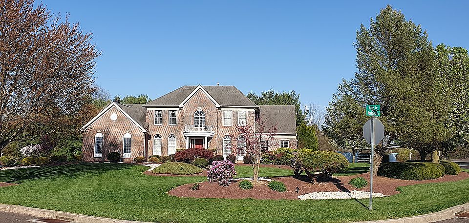 1st image of 22 Yale Dr
