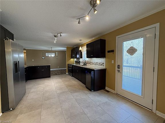 5th image of 4053 Rice Dr