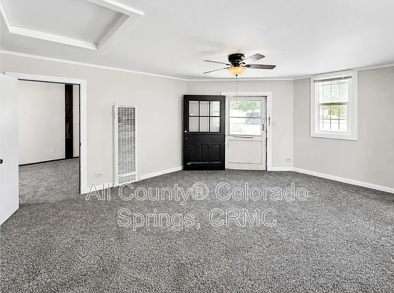1 bed, 1.0 bath, 650 sqft, $1,095 — Photo 2