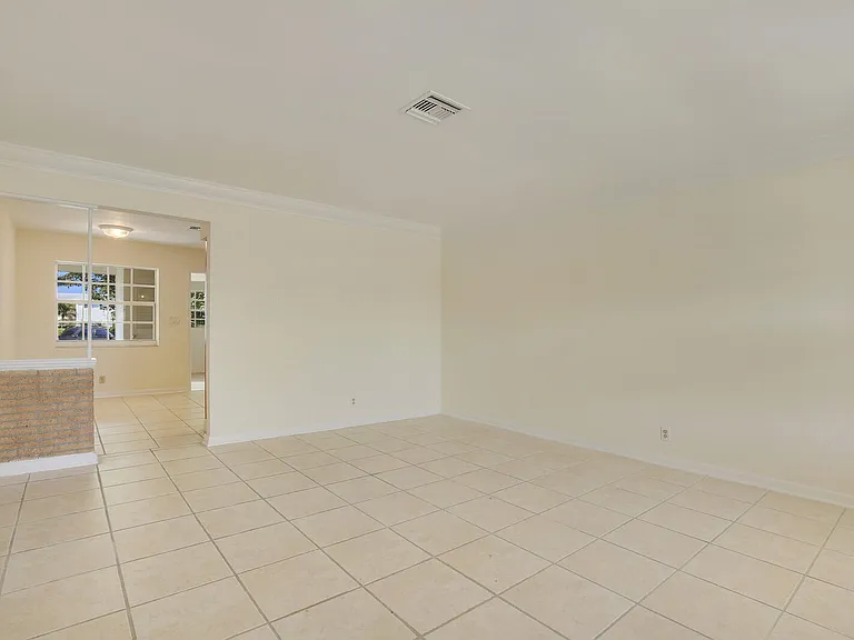 533 W Jasmine Dr #B — Photo 4