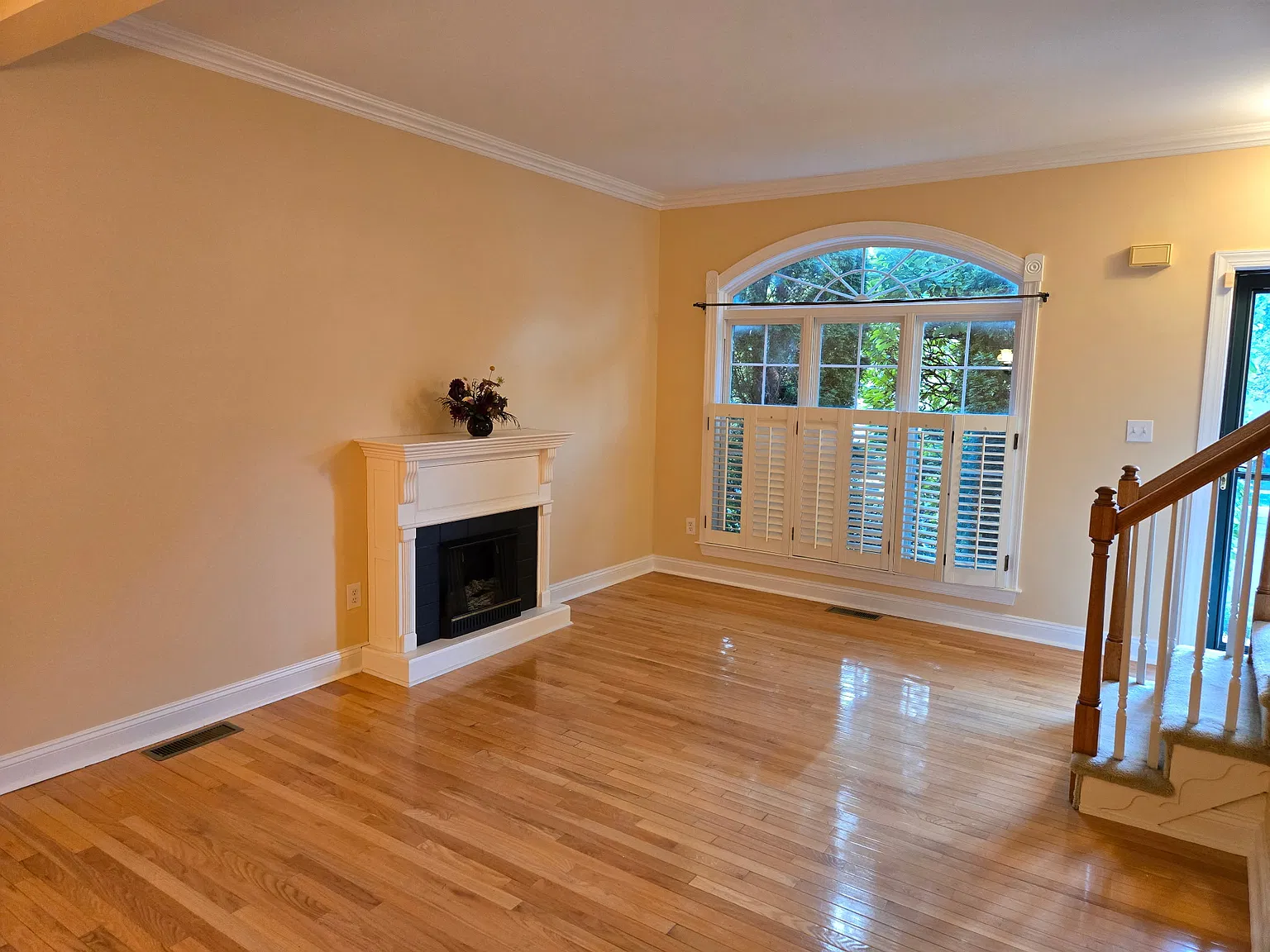3 bed, 2.5 bath, 2862 sqft, $3,450 — Photo 3
