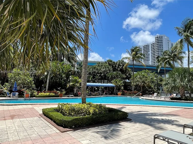 19390 Collins Ave #316 — Photo 40