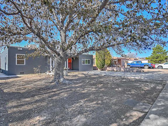 3rd image of 729 Cardenas Dr SE