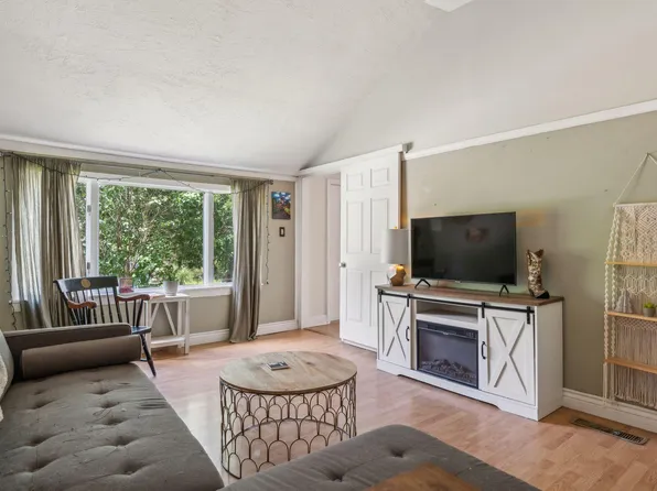 13 Johnson Street, Lewiston, ME 04240