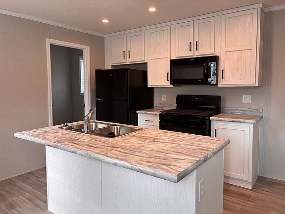 4th image of 2227 Douglas Dr #668