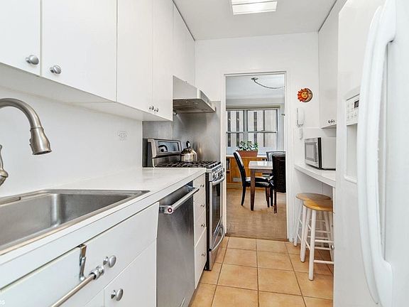 4th image of 1175 York Ave APT 11H