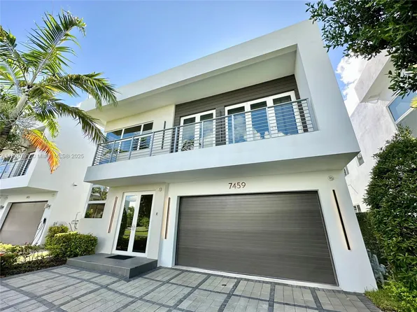 7459 NW 97th Ct, Doral, FL 33178