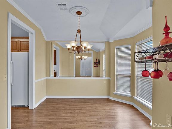 4th image of 104 Willow Lake Blvd