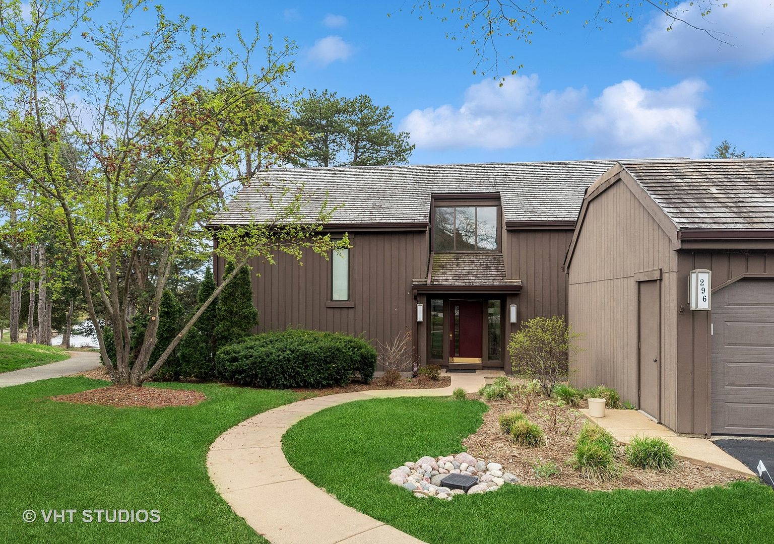 296 Woodview Rd APT D, Lake Barrington, IL 60010 Zillow