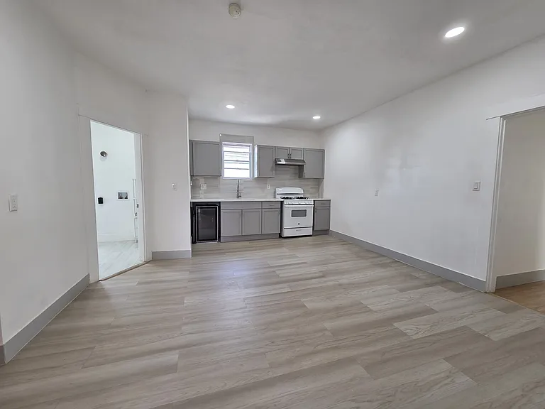 56 Pinckney St #3 — Photo 11