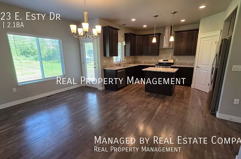 1223 E Esty Dr — Photo 2