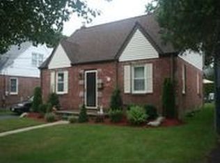 14 Frederick Pl, Bergenfield, NJ 07621