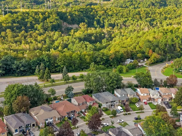 76 Lionhead Trl, Toronto, ON M1B 2J6