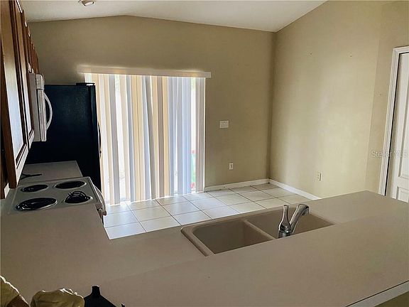 4th image of 7740 Carriage Pointe Dr