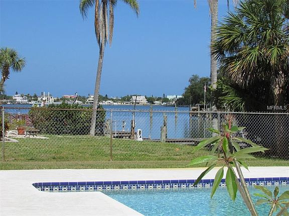 3rd image of 4419 Harbor Hills Dr