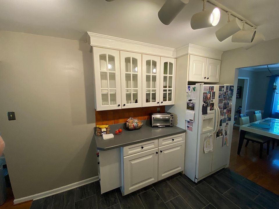 Another view of kitchen.