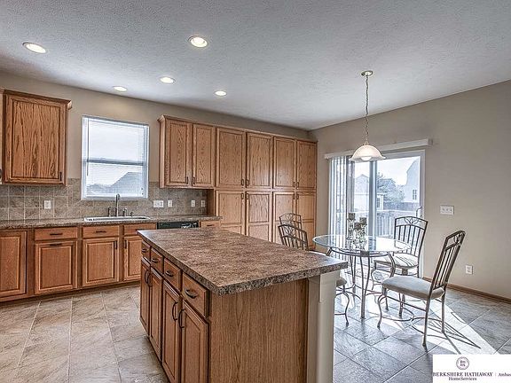 5th image of 1709 Port Royal Dr