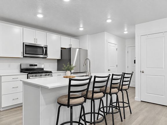 4th image of 1180 W Hidden Spring Dr
