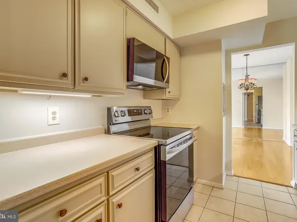 3800 Fairfax Dr APT 1307, Arlington, VA 22203