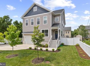 8012 Fort Hunt Rd, Alexandria, VA 22308