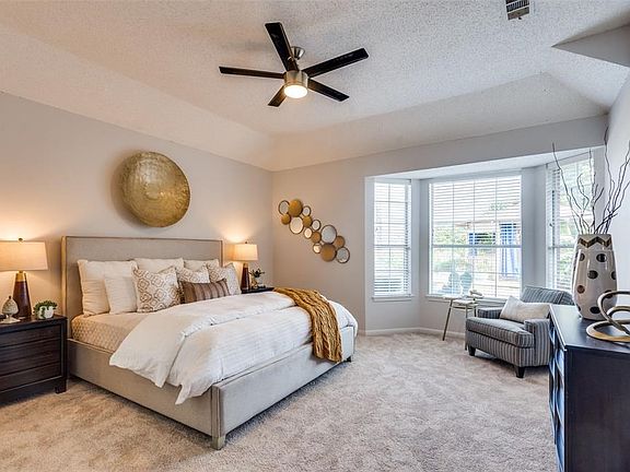 5th image of 1001 Holmes Ct